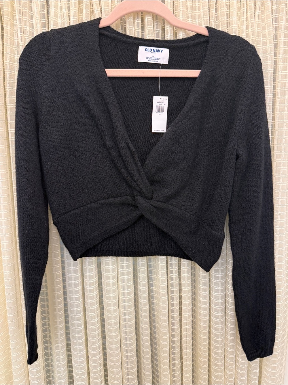 Old Navy Black Cropped Sweater